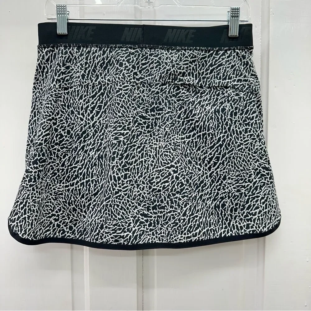 Nike‎ Golf Tennis athletic skirt skort women small skirt compression short under